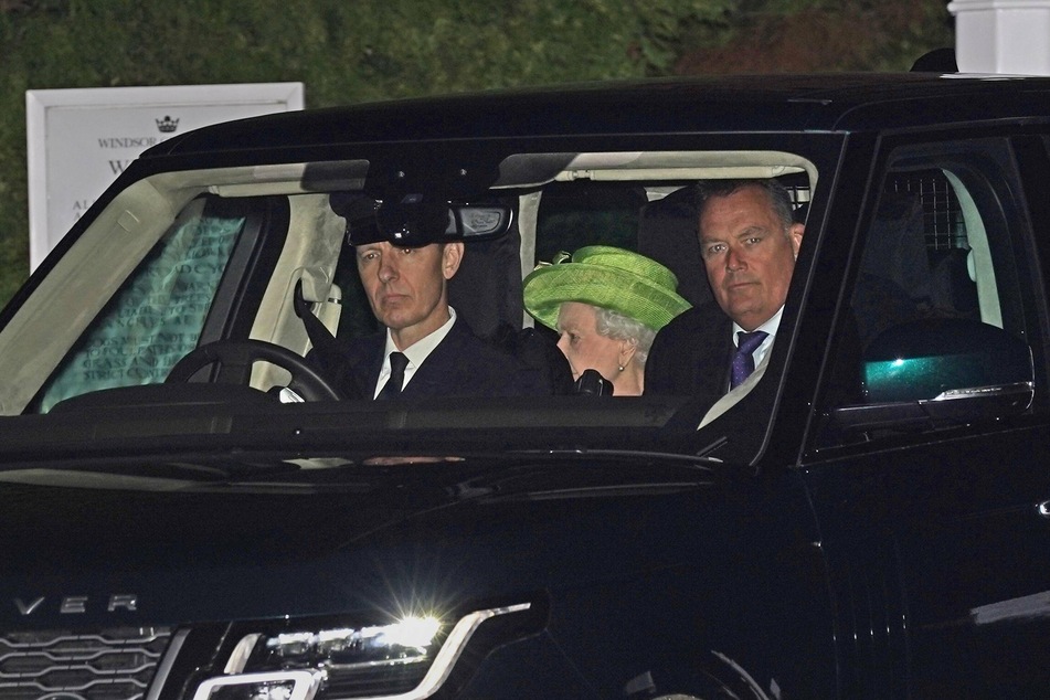 Queen Elizabeth II back on her feet for royal double christening at Windsor