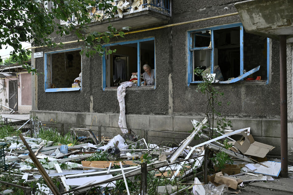 Russia reportedly steps up military attacks on Ukraine during peace conference