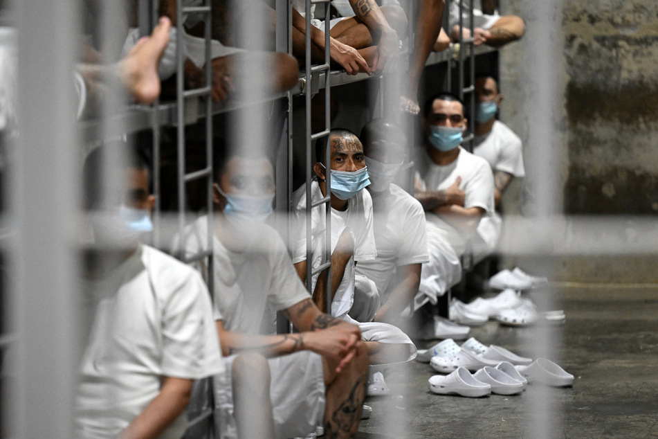 Venezuela says migrants deported by US were tortured in Salvadoran prison