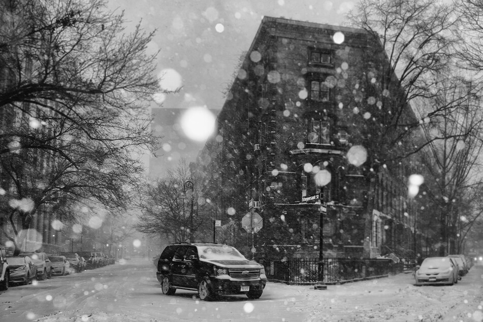 Strong snow storm threatens travel chaos for the northeast