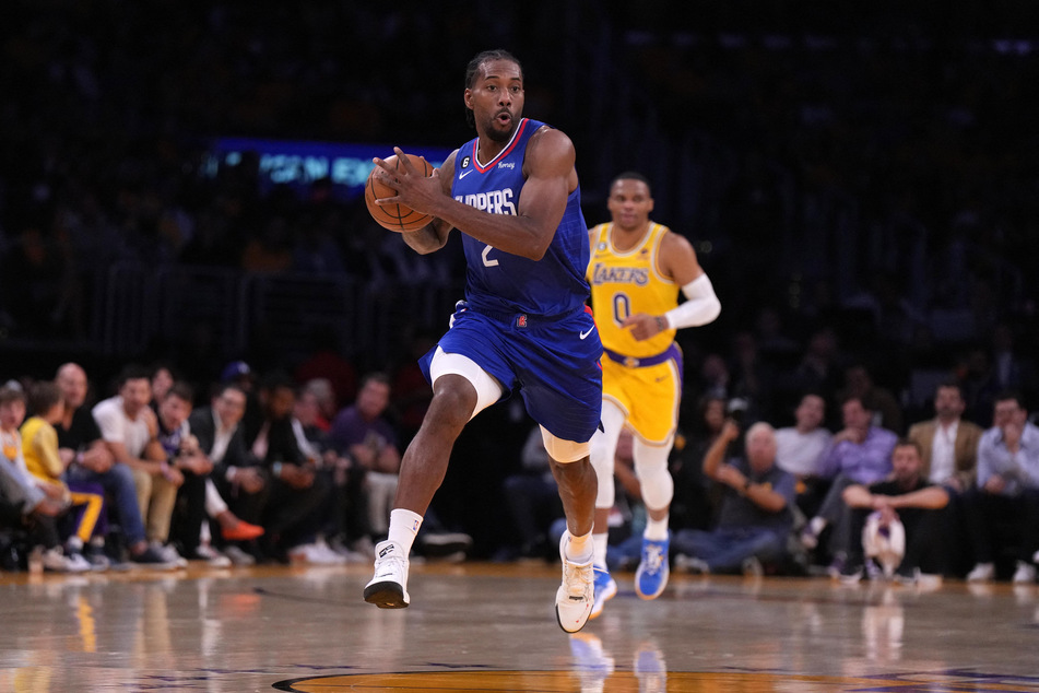 LA Clippers forward Kawhi Leonard passes the ball against the Los Angeles Lakers in the second half at Crypto.com Arena.
