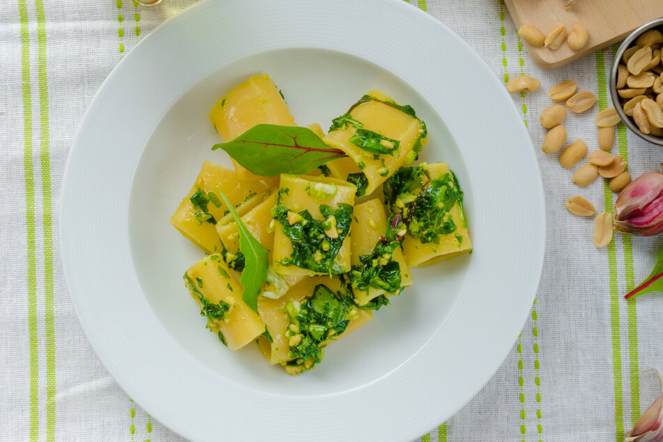 Spinach pesto is delicious, quick, and incredibly healthy.