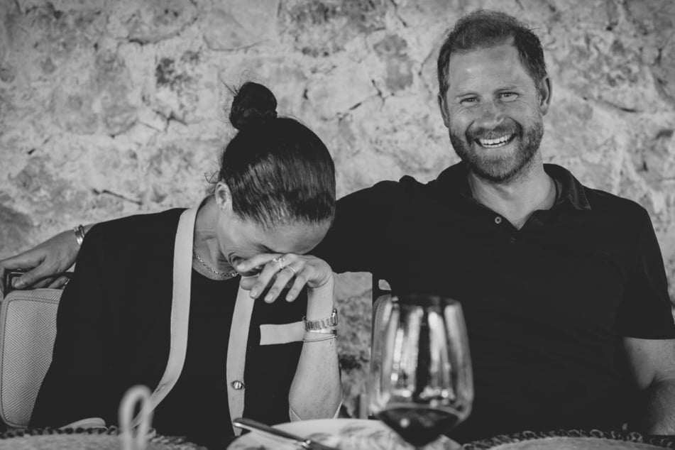 Meghan Markle (l) and Prince Harry vacationed in Portugal and the UK.