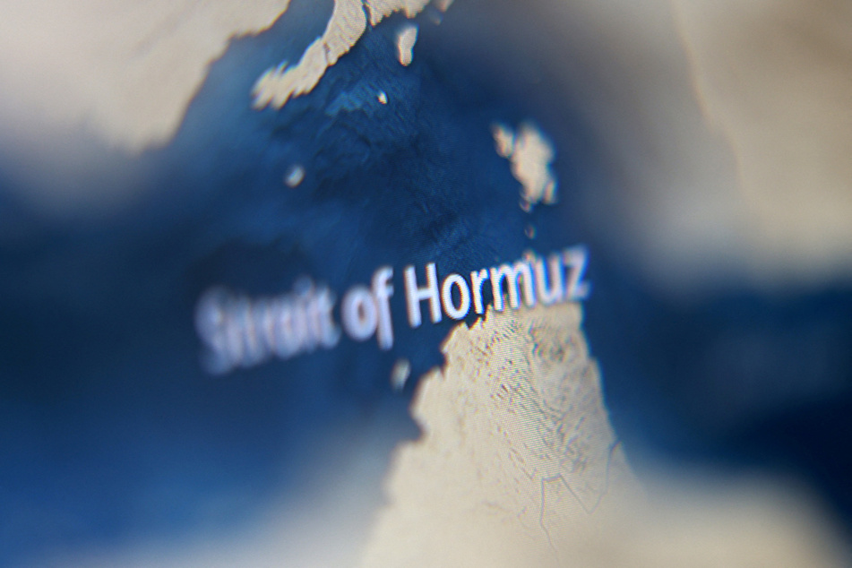 Iran issues major update on Strait of Hormuz closure as military mocks US for negotiating with itself