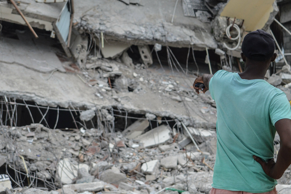 US sending more air support to help disaster relief mission in Haiti