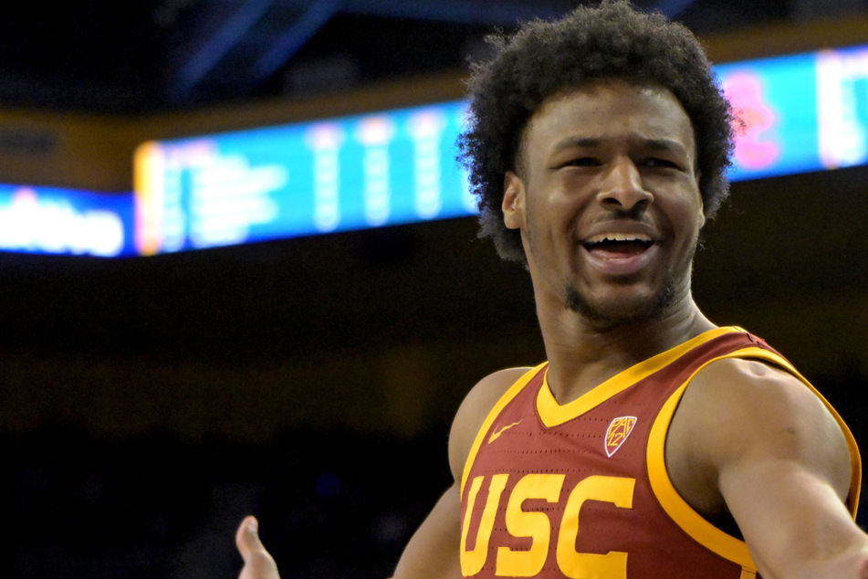 Fans clown Bronny James for doing Android ad