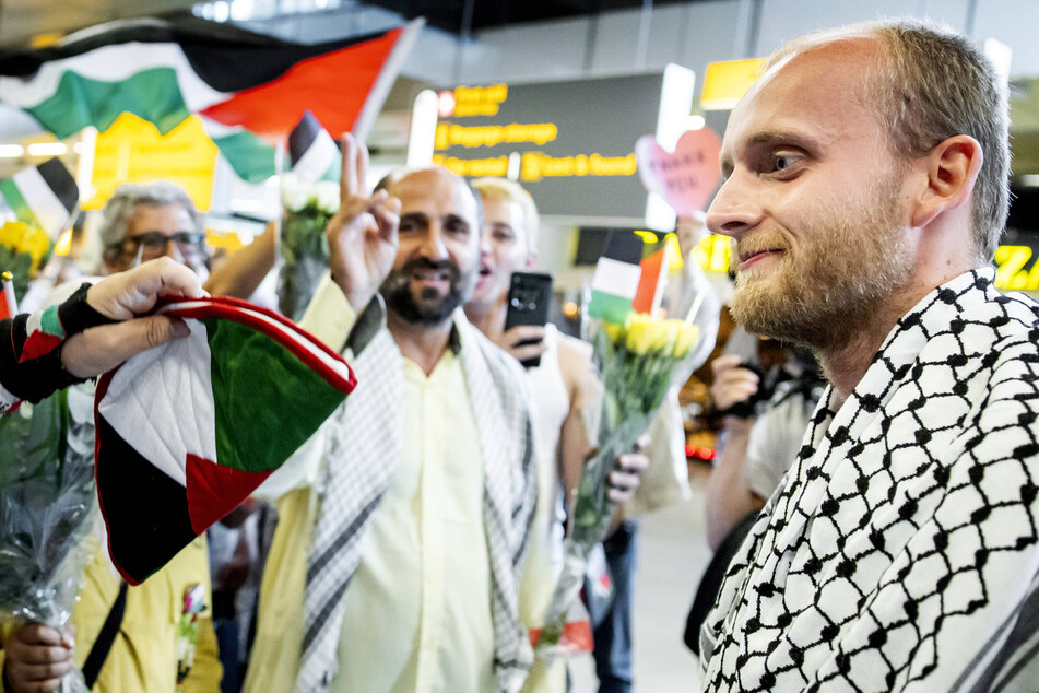 Gaza Freedom Flotilla captain vows to return after Israeli interception