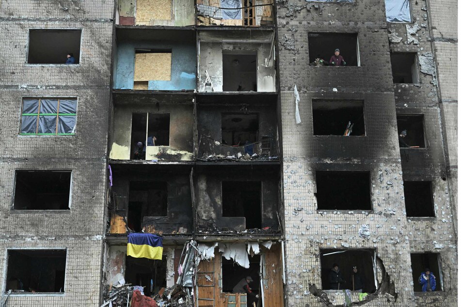 Ukraine hit by new Russian air strike, with children among the dead