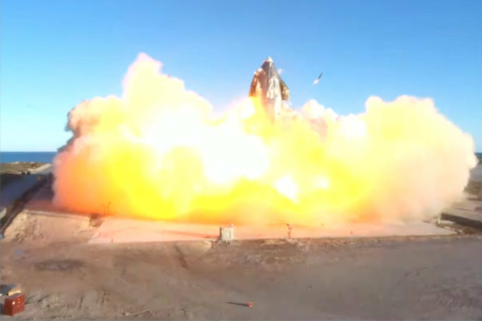 SpaceX rocket explodes during test but Elon Musk isn't disappointed