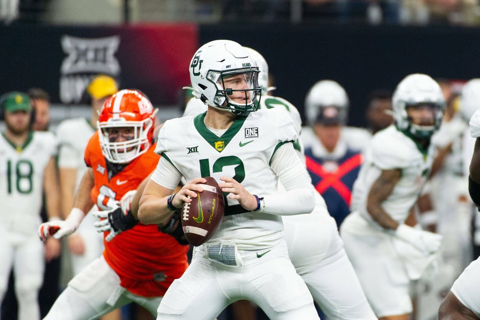 Baylor quarterback Blake Shapen threw three TDs against the Cowboys on Saturday.