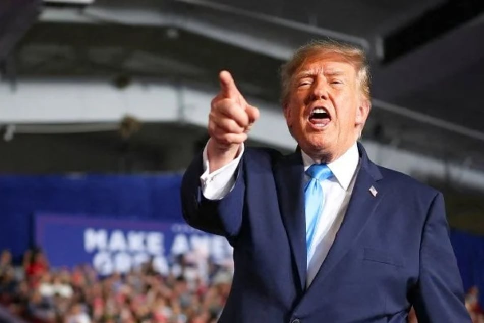 Trump calls for journalists to be arrested for claiming his rally had empty seats