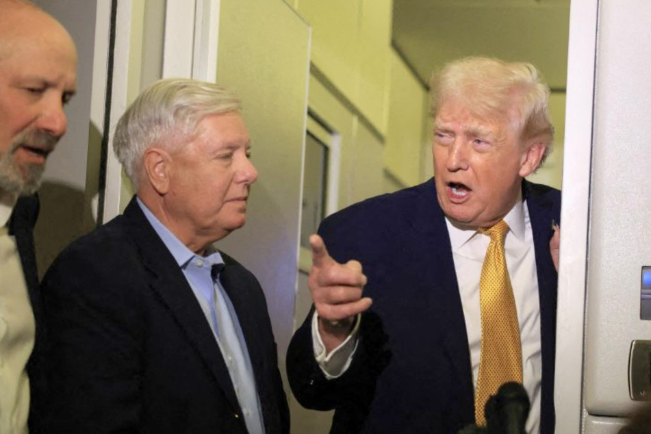 Trump urges Senate to pass crypto bill in honor of Lindsey Graham