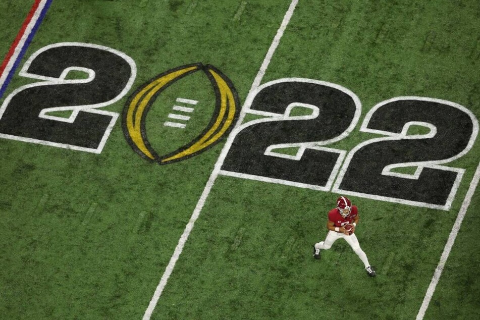 College Football Playoff: What does a 12-team tournament look like?