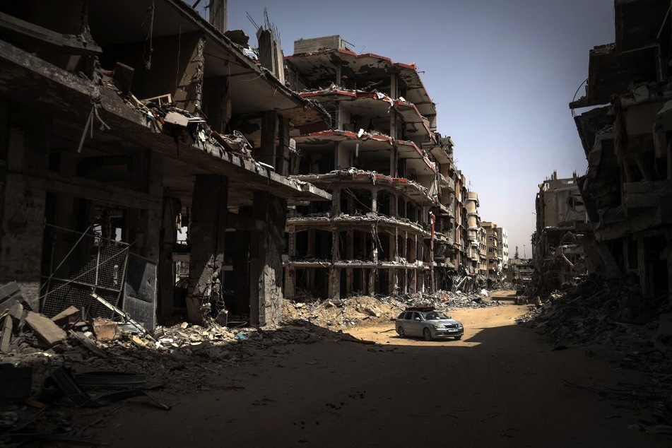 Israel says US military aid sends "strong message" as it keeps pummeling Gaza