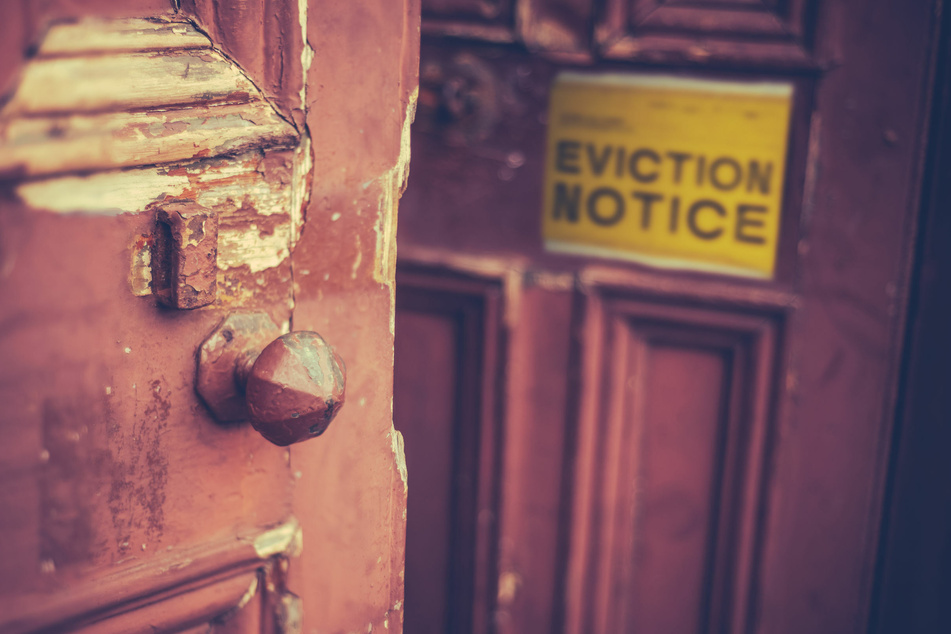 CDC announces "final extension" of the national Covid eviction ban