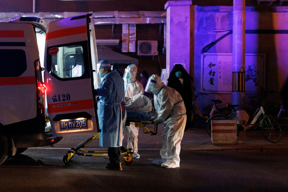 China facing "gigantic wave of infections" after end of zero-Covid policy