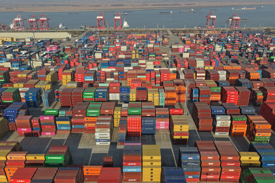 China says trade in 2025 reached "new historical high" in spite of Trump tariffs
