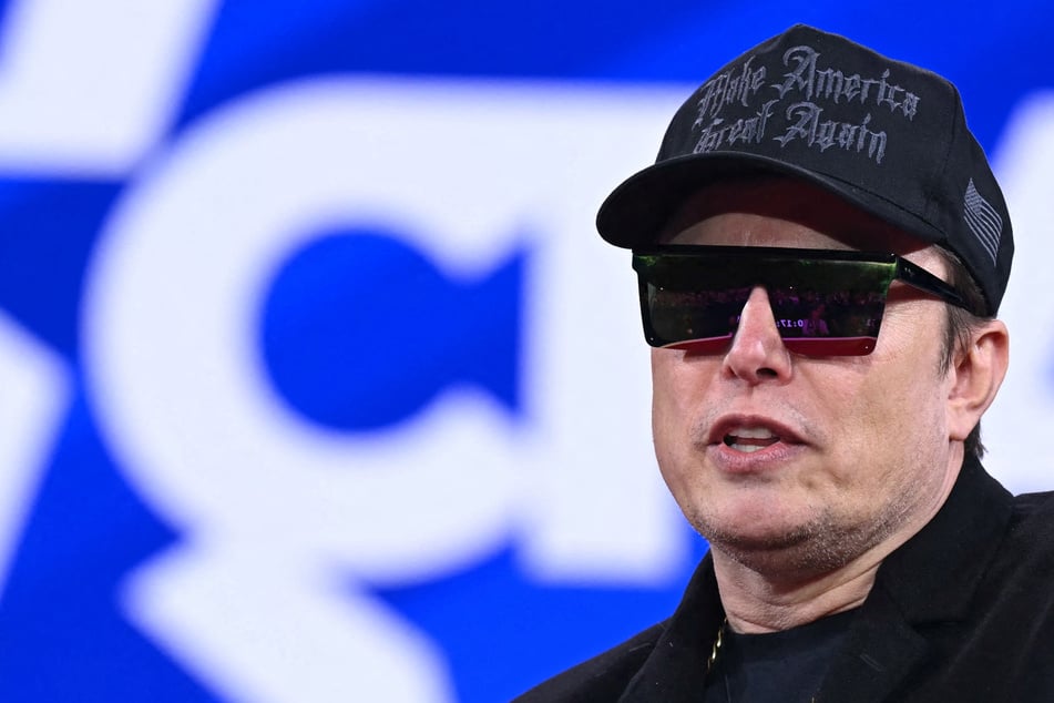 Musk vows to "fix" X community notes after users defend Ukraine and Zelensky