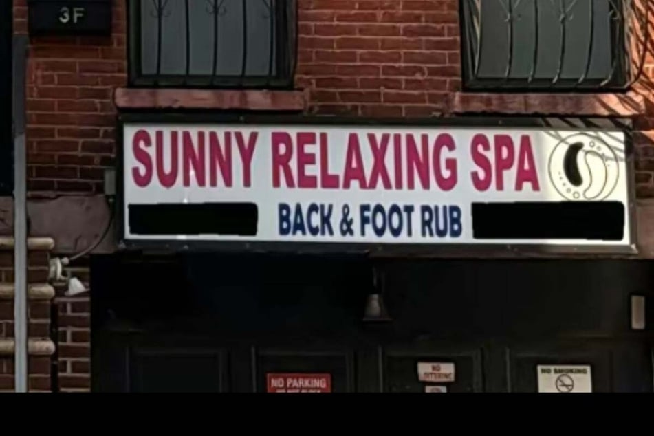 Hannah knew from this sign that Sunny the cat was fine, wherever he was.