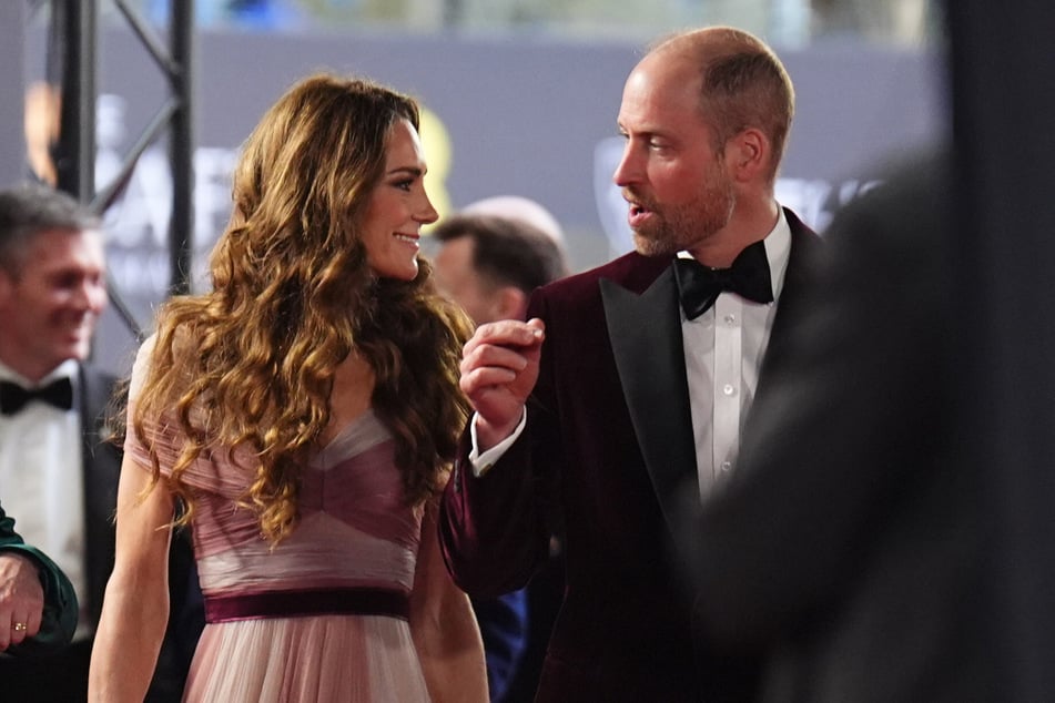 Kate Middleton (l.) and her husband William will one day be the King and Queen of England.