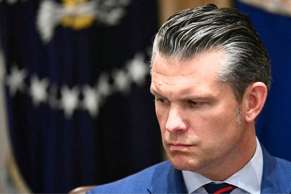 Defense Secretary Pete Hegseth has reportedly ordered a painting of Confederate general Robert E. Lee to be reinstalled at a military academy in New York.