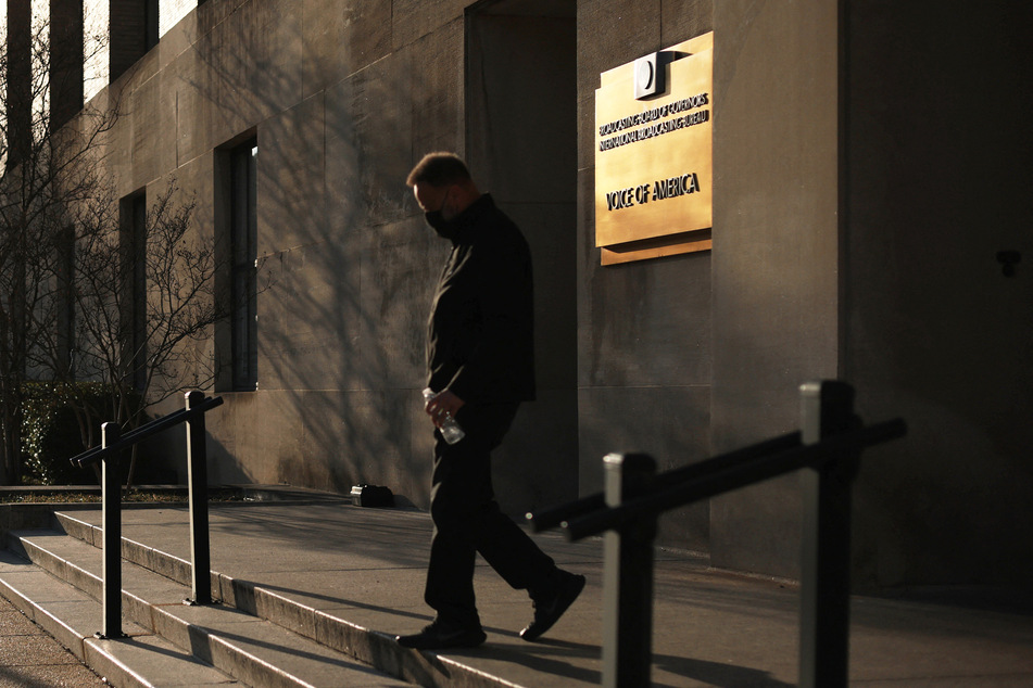 Journalists have joint with the director of VOA to sue the Trump administration over its attempt to shut down the organization.