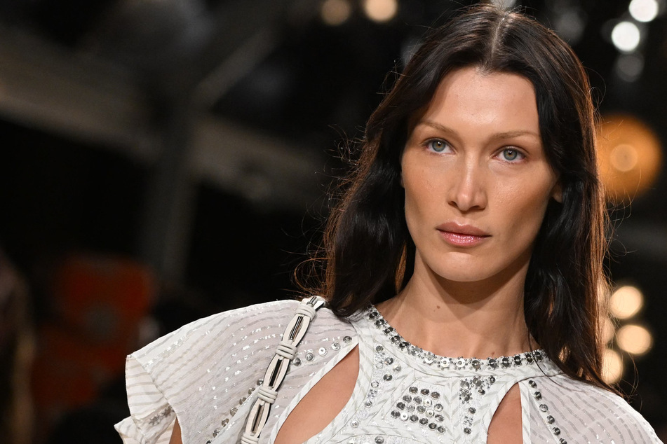 Bella Hadid shocks with drastic naked robot look and shaved head!