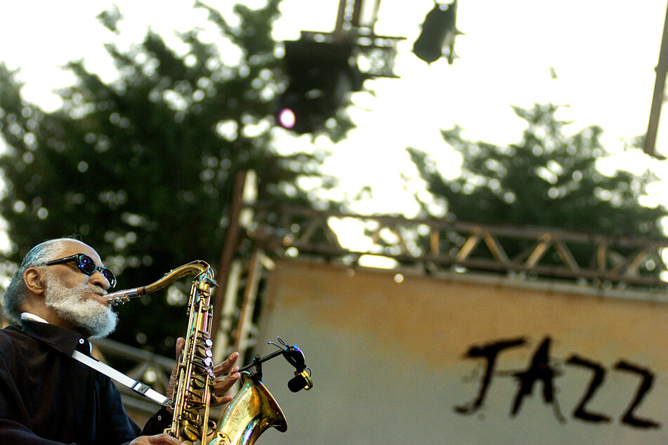 Sonny Rollins performs during the opening of the Vienne Jazz Festival in southeastern France on June 29, 2006.
