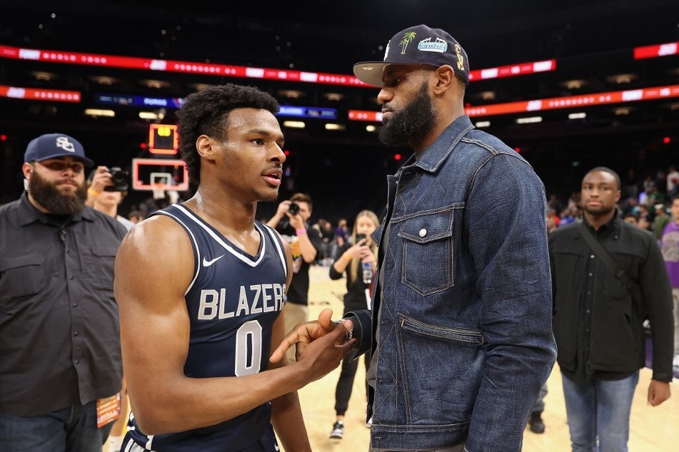 LeBron James (r.) and Bronny James traveled to Minnesota to explore additional medical care following the young athlete's unexpected cardiac arrest last month.