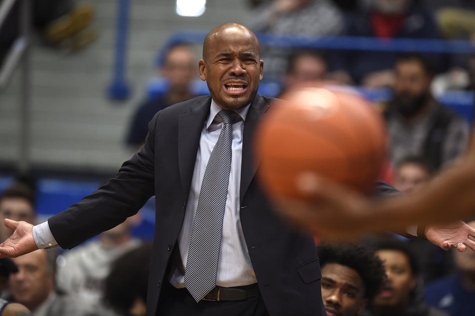 Saint Peter's head coach Shaheen Holloway.