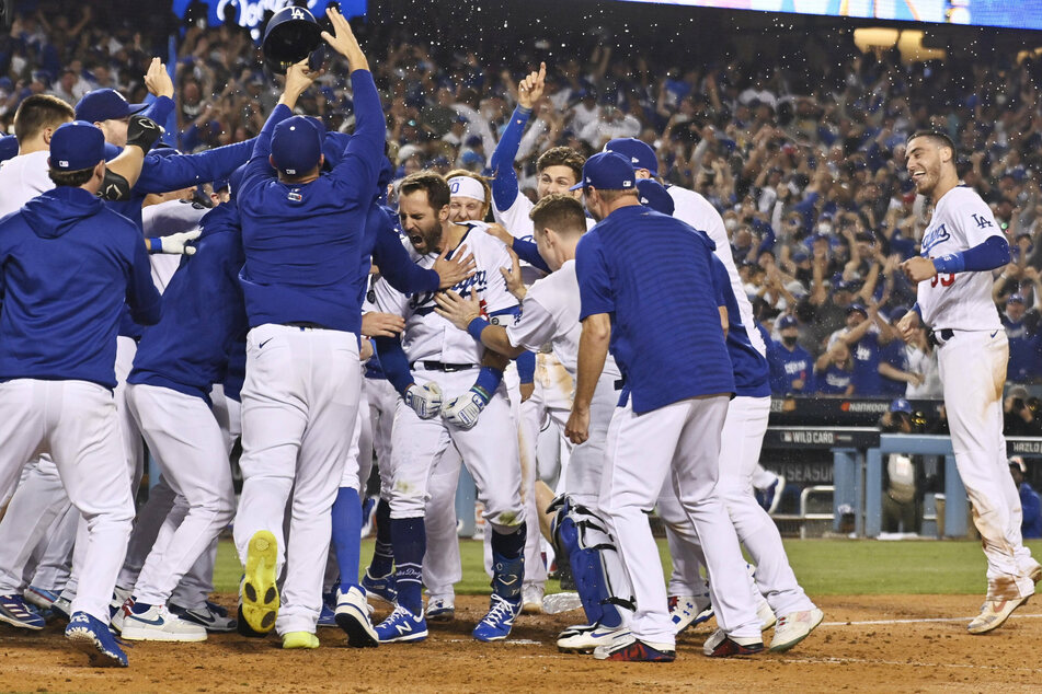 MLB: The Dodgers walk-off to the divisional round after late-game magic against the Cardinals