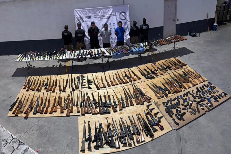 Mexican authorities seized more than 200 firearms that had been smuggled across the border from Texas.