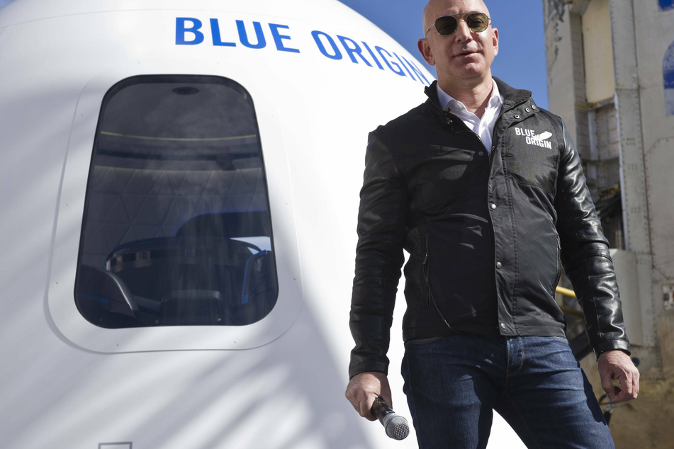 Jeff Bezos makes move against Elon Musk with astronomical cash offer to NASA!