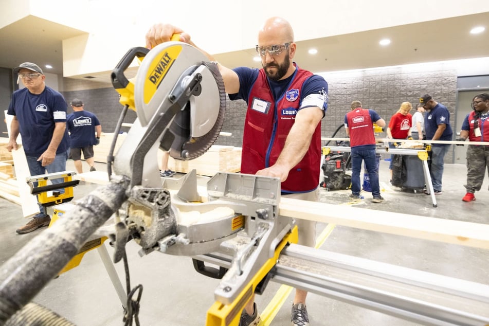Huge price cuts on DEWALT tools hit Lowe's on Wednesday, September 30