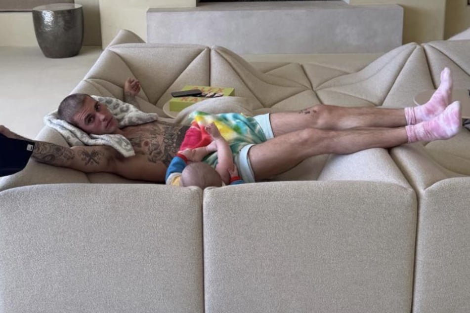 Justin Bieber cozied up with his son Jack Blues over the weekend in a sweet Instagram snap.