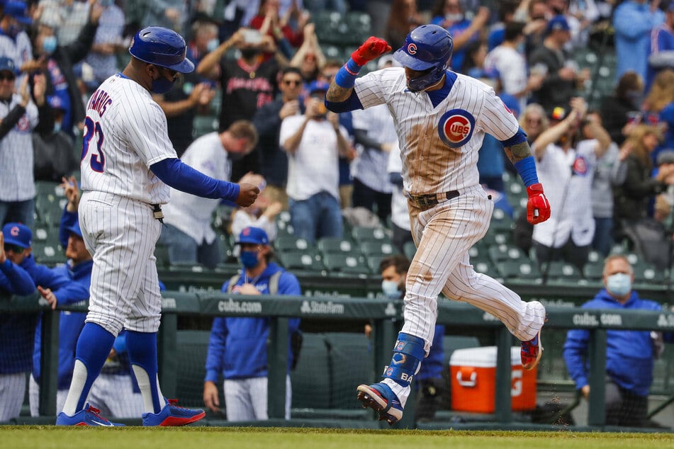 MLB: The Cubs clobber the Brewers, snapping Milwaukee’s streak and extending theirs
