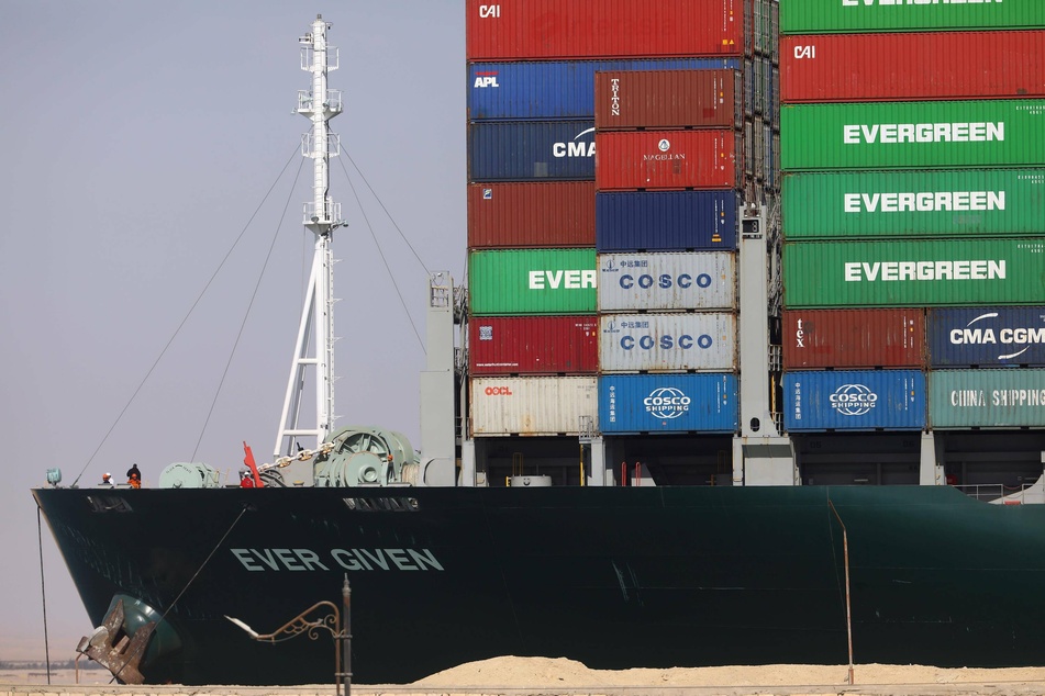Contrary to popular belief, Ever Green is the name of the shipping company, not the ship.