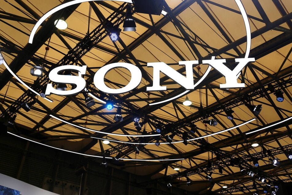 Sony has announced its upcoming Project Q, similar to the Nintendo Switch.