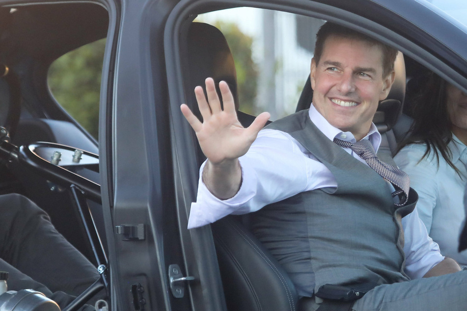 Is Tom Cruise giving back his Golden Globe trophies?