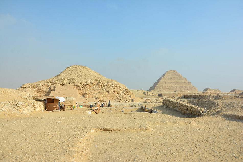 Egypt finds 2000-year-old coastal tombs and remains of a Byzantine city in western desert