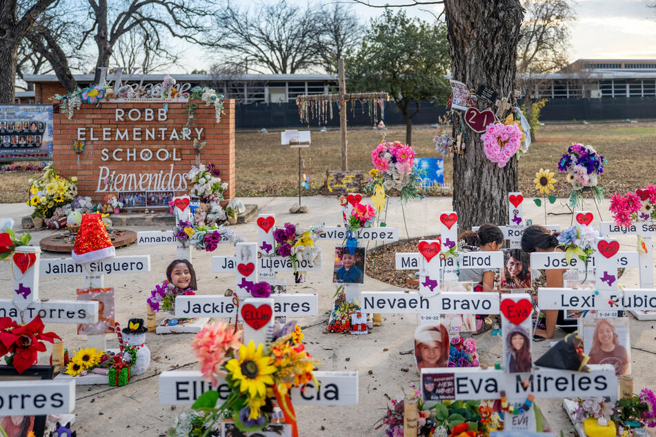 Uvalde victims' families devastated after jury acquits cop for failures: "They failed the children again"