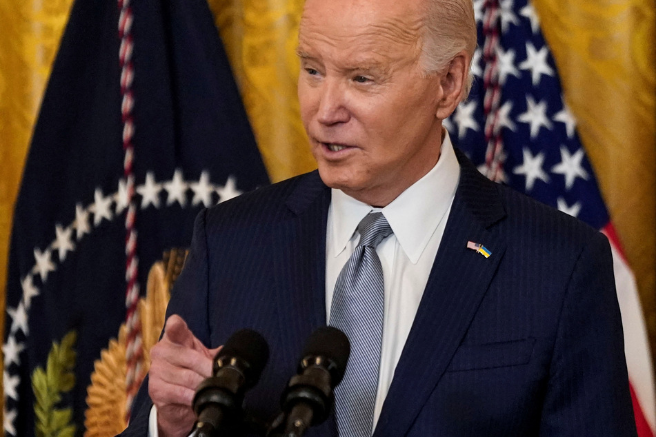 Biden roasts Trump at Washington press dinner