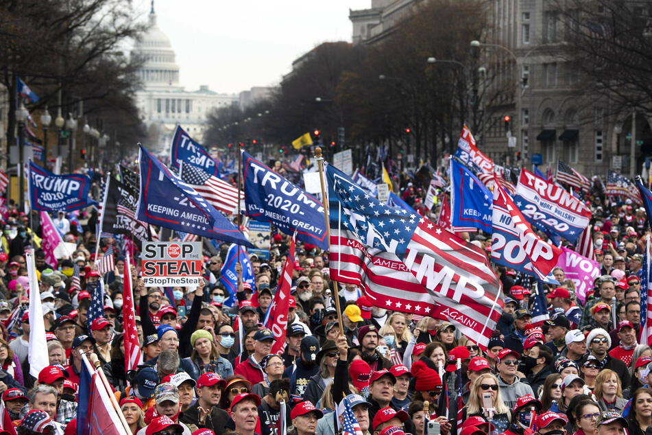 Pro-Trump demonstrator shoots man in Washington state