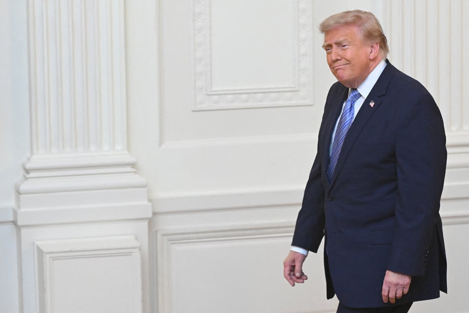 President Donald Trump announced on Tuesday the imposition of steep tariffs on imported generic drugs from August 2028.