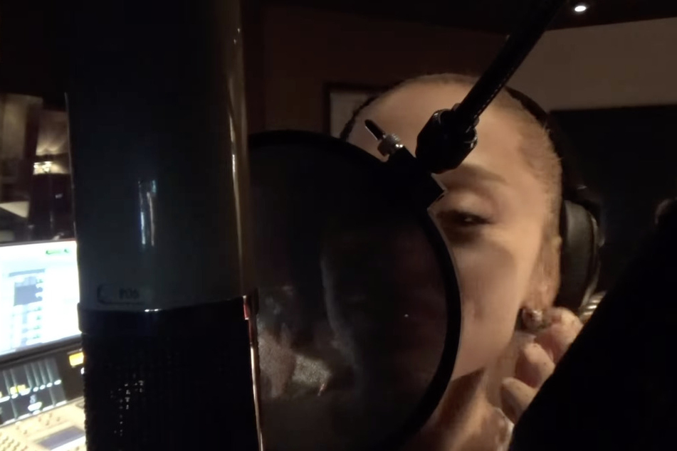 While sources confirmed that Ariana Grande is not working with Scooter Braun, she would still be obligated under contract to pay him if she were to release any new music.