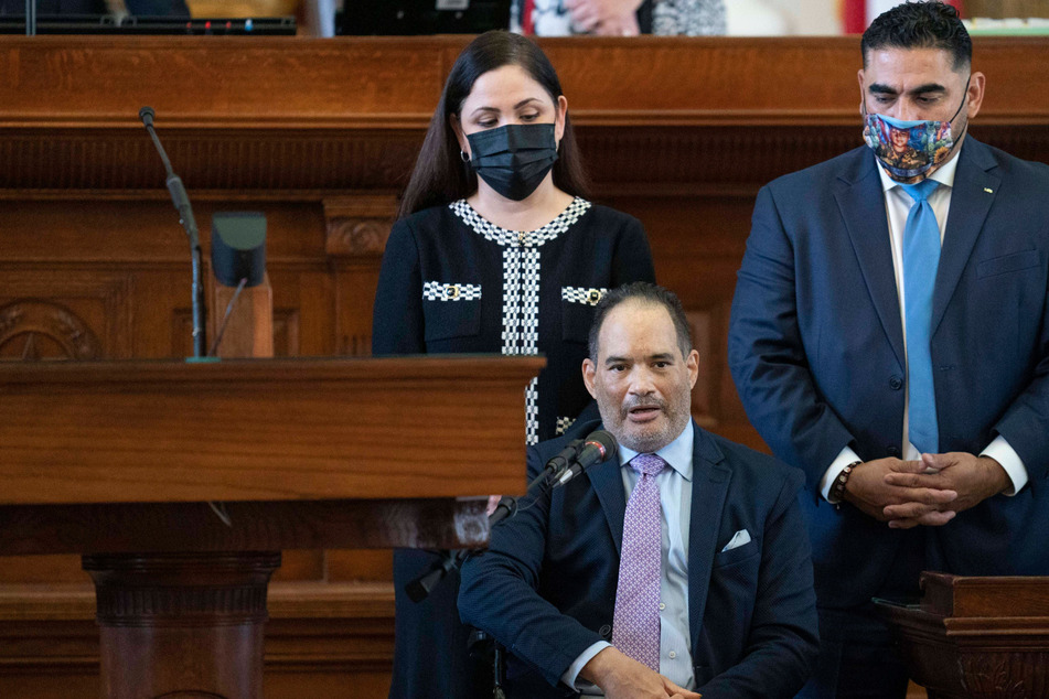 Three Texas Democrats return to Austin, effectively ending walkout over restrictive voting bill