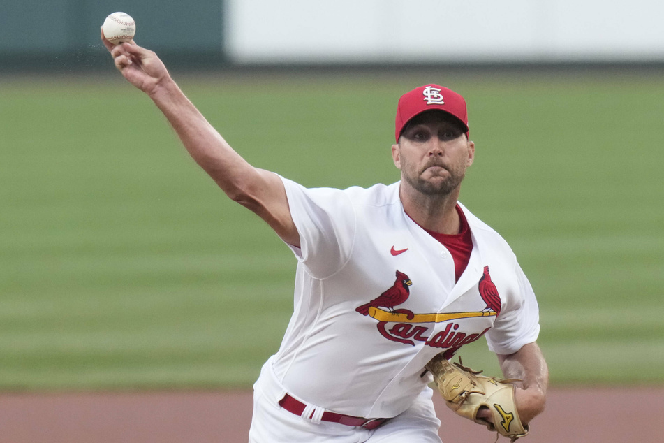 MLB: The Cards beat their bitter rivals at home, outlasting the Cubs in an extra innings delight