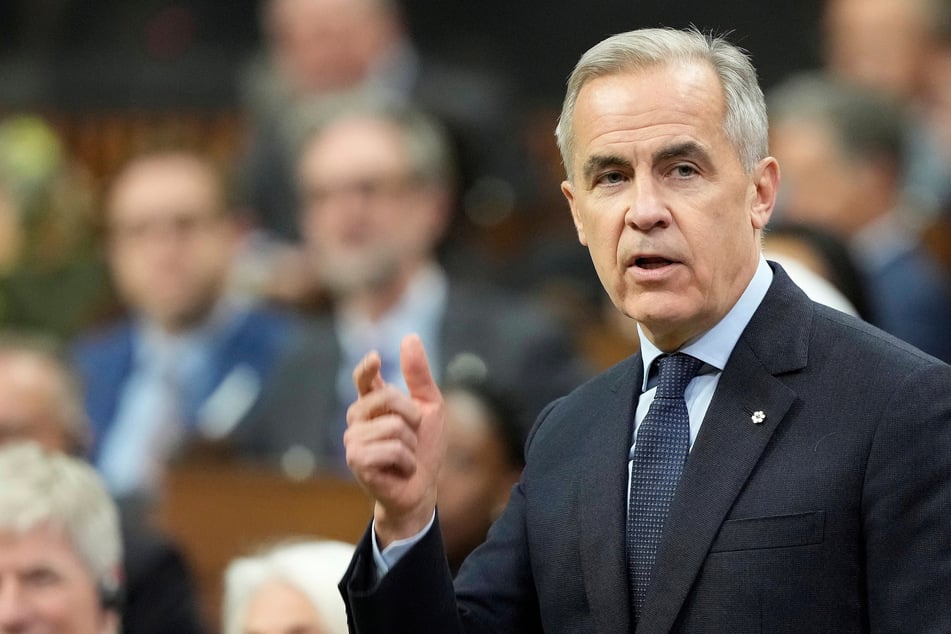 Canada's Mark Carney apologizes for "poor choice of words" in tetchy reply to Trump question