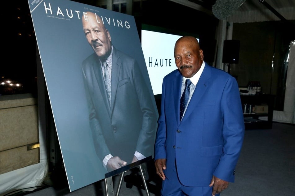 Jim Brown, a member of the NFL's 50th, 75th and 100th Anniversary All-Time Teams, died at age 87 in his Los Angeles home on Thursday night.
