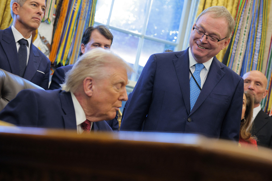 Is Trump eyeing top economic aide Kevin Hassett for new Federal Reserve chief?